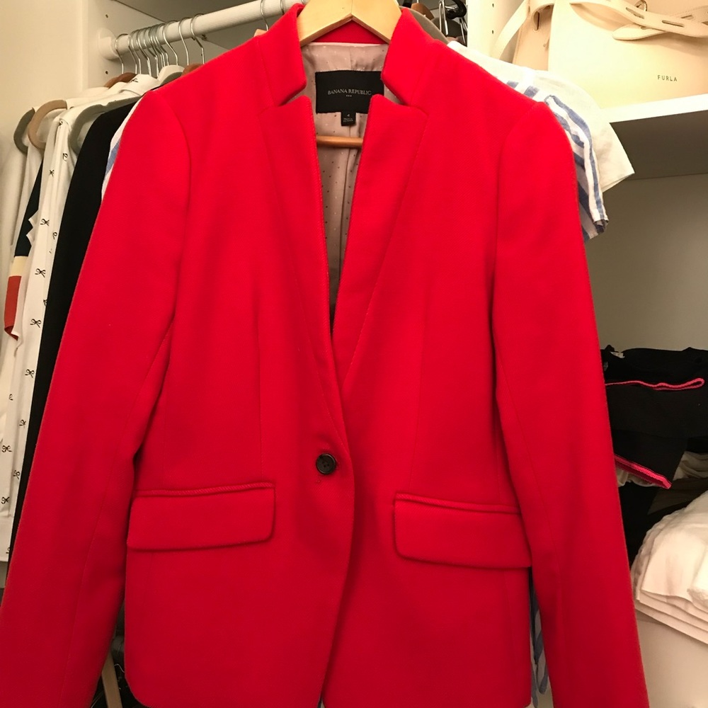 Banana republic size 4 red blazer